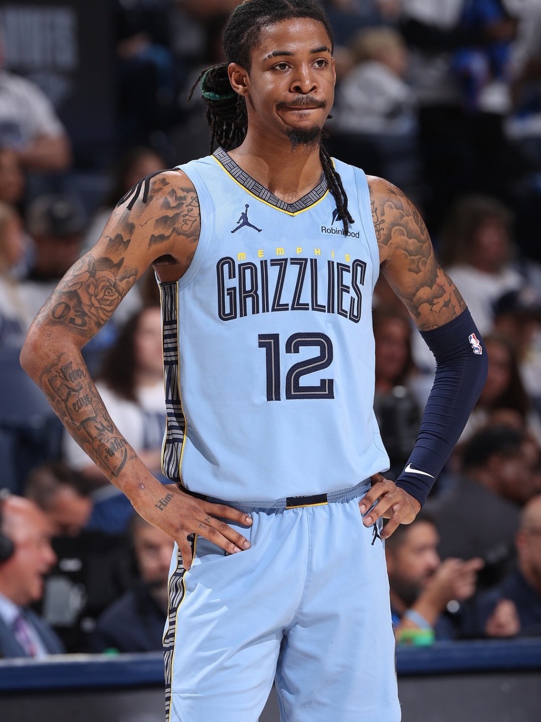 开云体育平台-灰熊主场击败雷霆，瓦兰丘纳斯贡献20+10表现的简单介绍